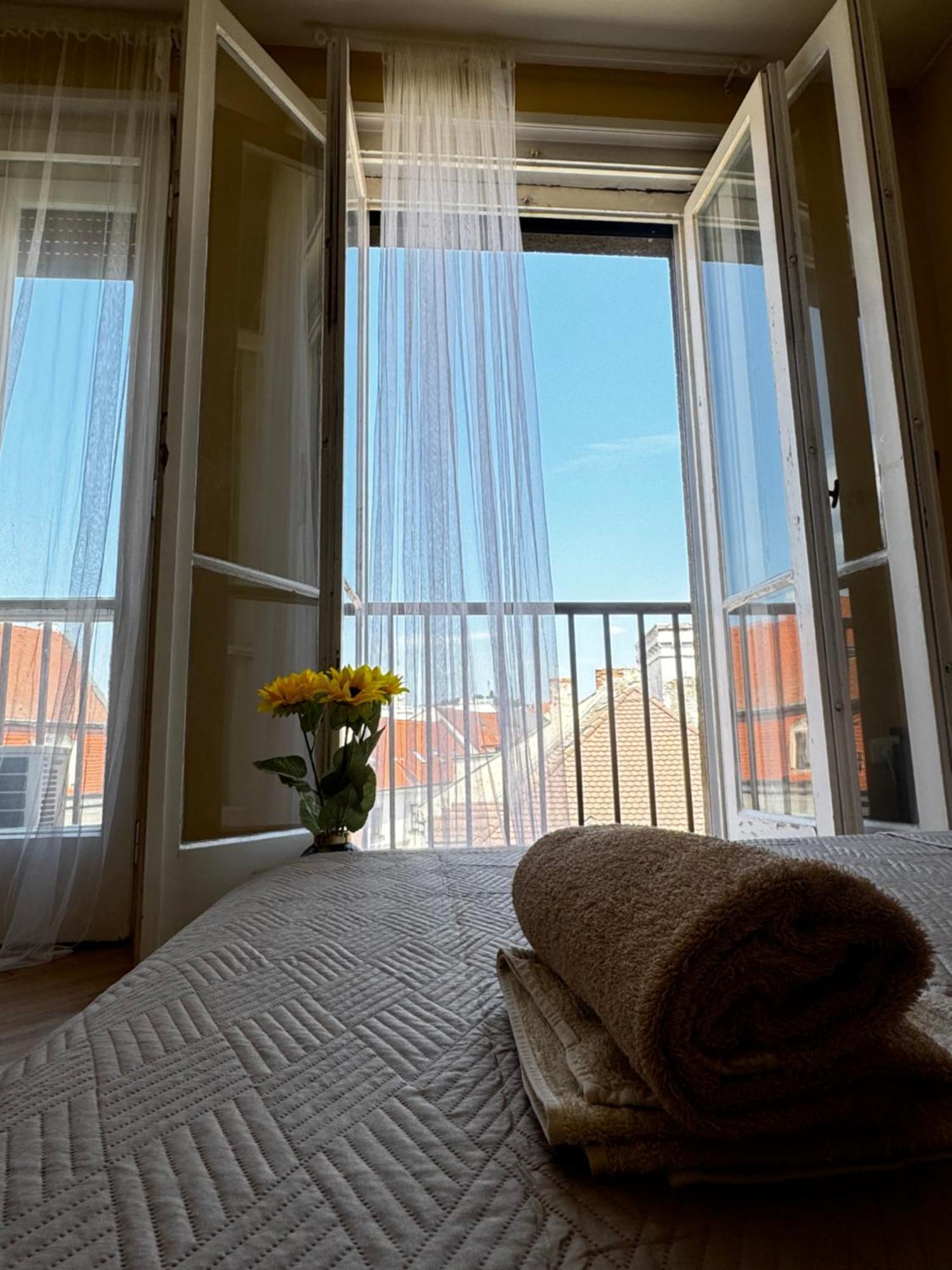 Extralarge Queen Room In The Heart Of Bratislava With Terrace Eksteriør bilde